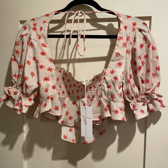 Madrid style slightly cropped top sand color with coral flowers - Picture 5 of 8